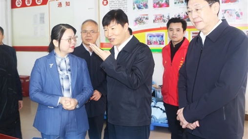 廣西壯族自治區黨委委員、常委、副書記劉小明蒞臨百裕集團環江車間調研